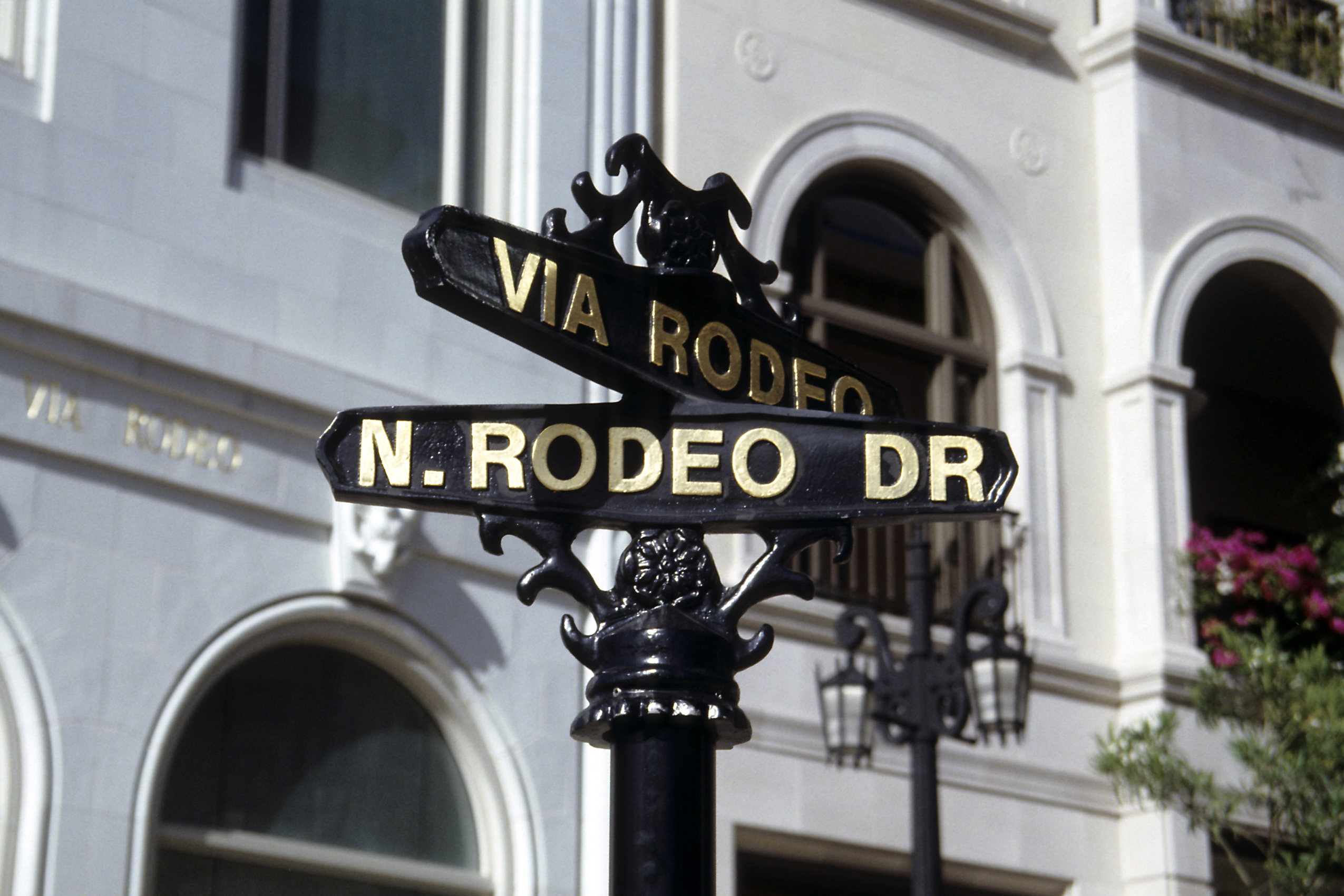 Louis Vuitton Men's Store Opens on Rodeo Drive